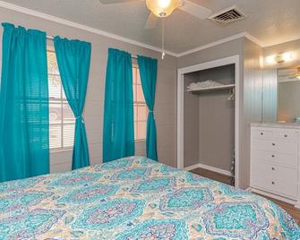 Sea Gun Bayhome #128 - Rockport - Bedroom