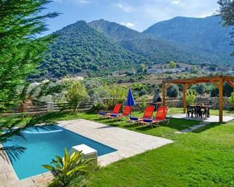 Great place for large groups and families - Bali - Piscina