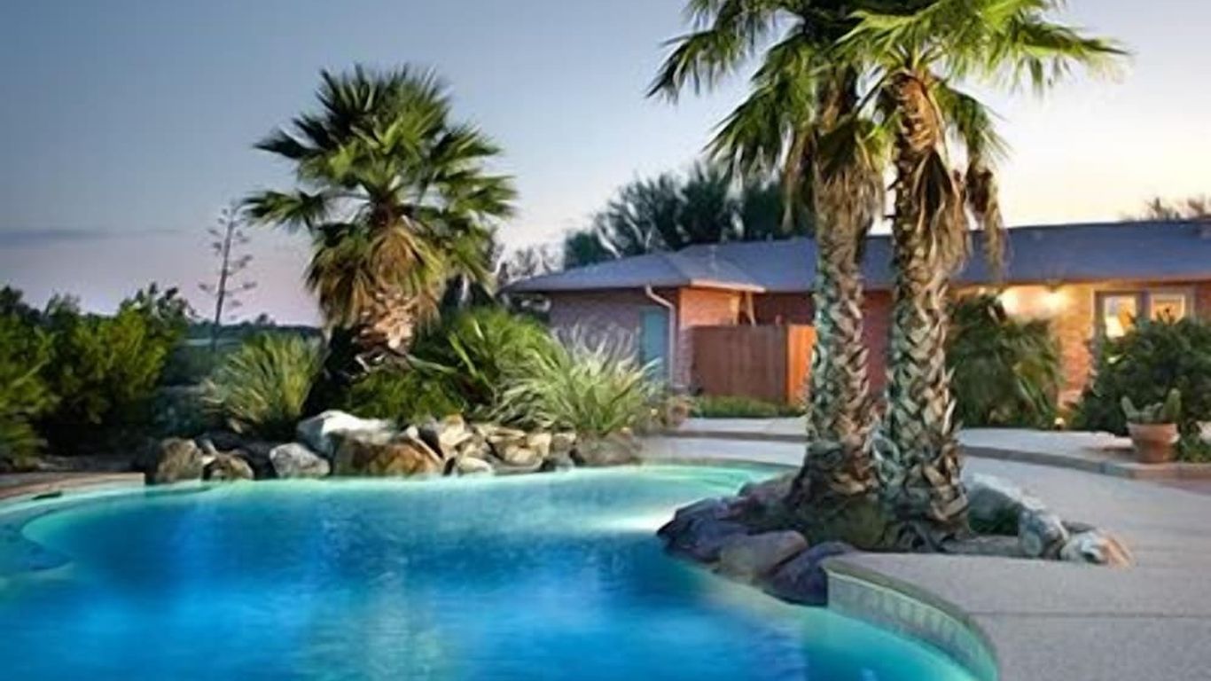 Cactus Cove Bed and Breakfast Inn