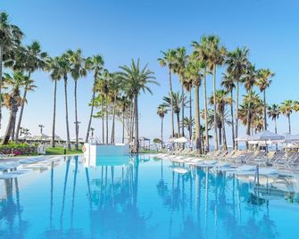 萊昂納多廣場塞浦路斯馬里斯海灘酒店及Spa - 帕福斯 - 游泳池