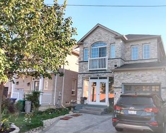 Brand New 2 Bedroom Basement Apartment with Free parking! - Brampton - Building