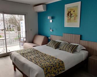 Logis Hôtel Les Bleuets - רויאן - חדר שינה