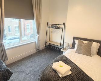South Shields Cozy Apartment - South Shields - Bedroom