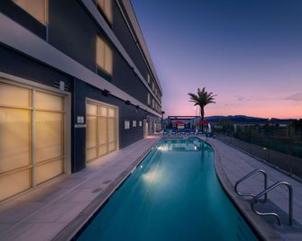 Home2 Suites by Hilton Lake Havasu City - Lake Havasu City - Pool