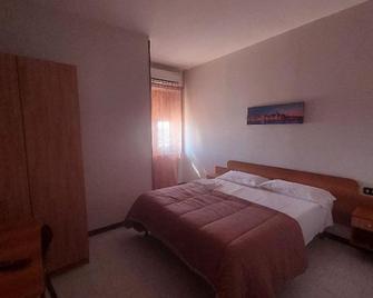 hotel pie d'or - Giugliano in Campania - Slaapkamer