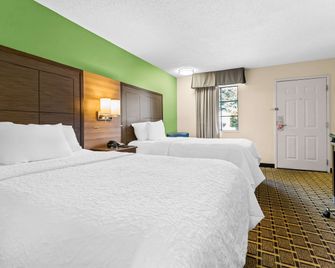 Econo Lodge Russellville - Russellville - Bedroom