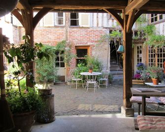 A L'ecole Buissonniere - Honfleur - Patio