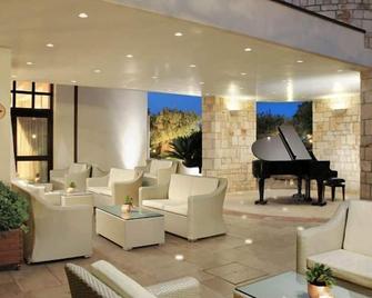 Grand Hotel La Chiusa di Chietri - Αλμπερομπέλο - Σαλόνι ξενοδοχείου