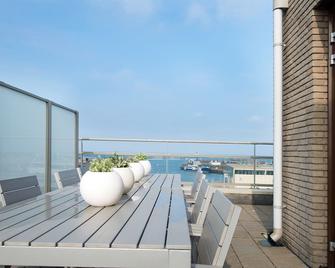 Bizstay Harbour Scheveningen Apartments - The Hague - Balcony