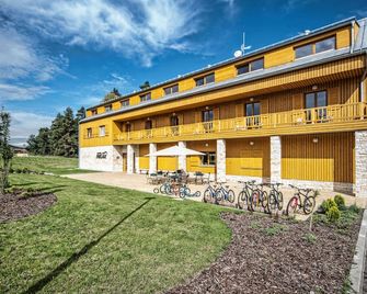 Hotel Relax Vrchbela - Bezděz - Building