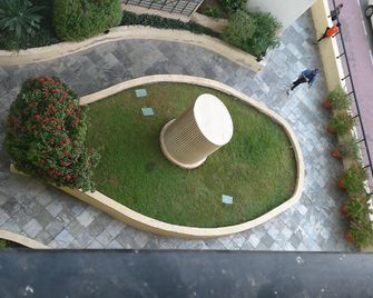 Ruby Star Hostel Dubai - Dubai - Building