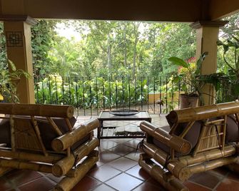 Trapp Family Country Inn - Alajuela - Patio