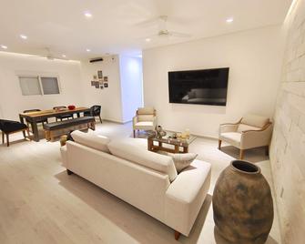 1st Luxury Warehouse - Cancún - Living room