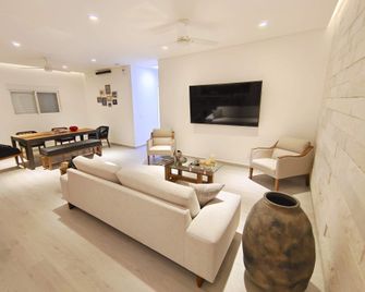 1st Luxury Warehouse - Cancún - Wohnzimmer