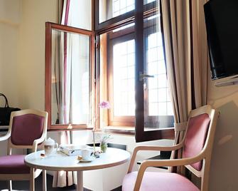 Malteser Komturei Hotel / Restaurant - Bergisch Gladbach - Bedroom