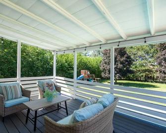 Pool, Playground, Family Fun! - Hudsonville - Patio