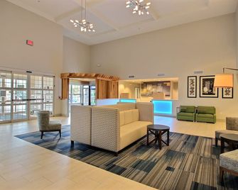 Holiday Inn Express & Suites Milwaukee Airport By IHG - מילווקי - לובי