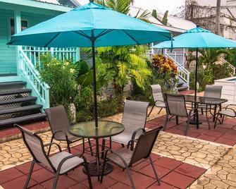 Harbour View Boutique Hotel & Yoga Retreat - Belize Stadt - Innenhof