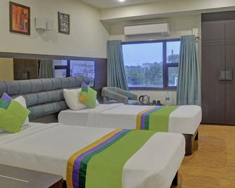 Treebo Trend Hotel Dua Continental - Nagpur - Bedroom