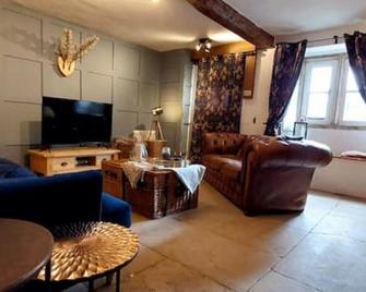 Luxury Cosy Cottage In Magical Bibury - 比伯里 - 客廳