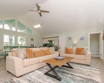 Sandy Oasis - Fulton - Living room
