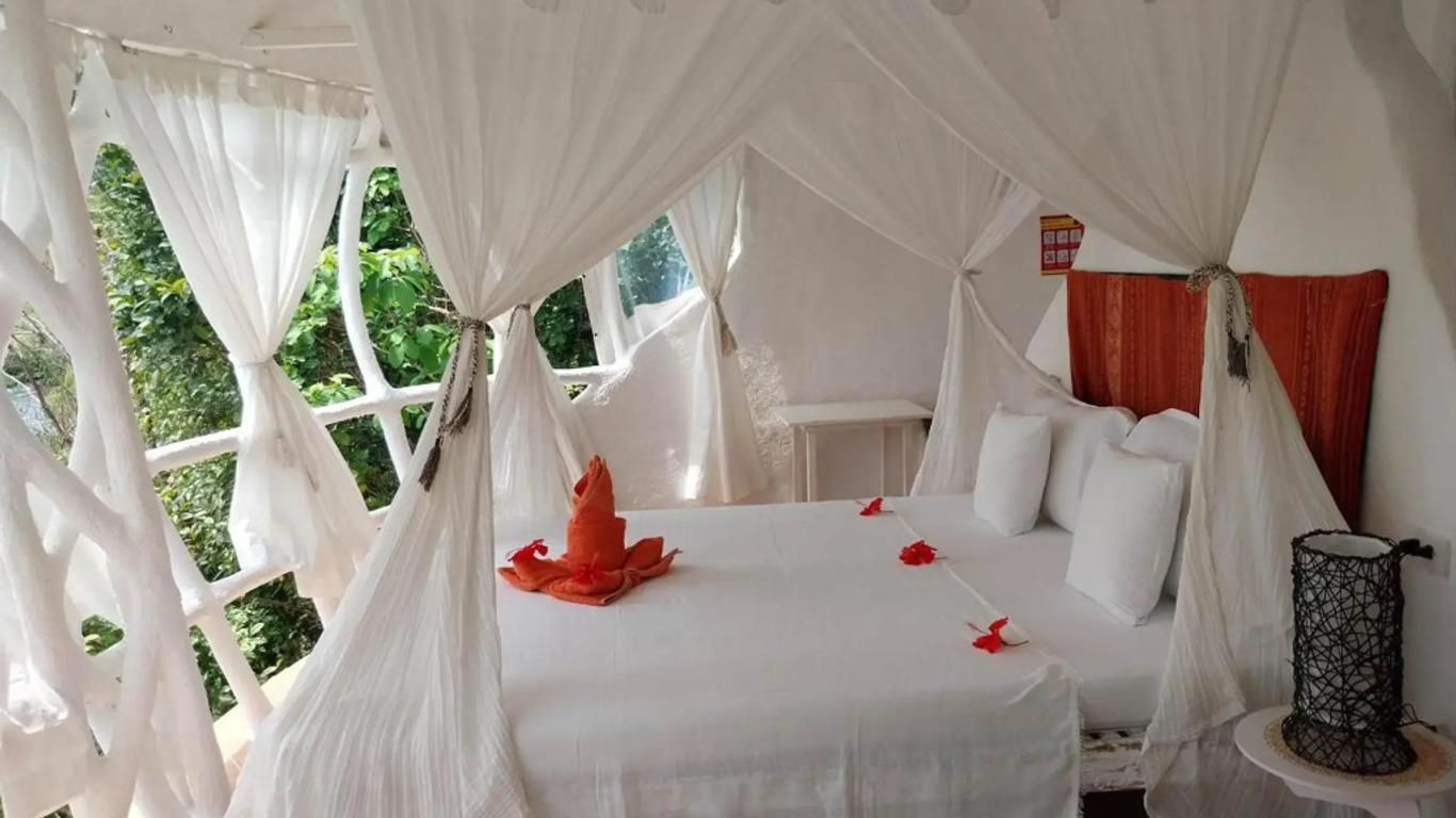 Al Faro Cosmio Hotel Palawan
