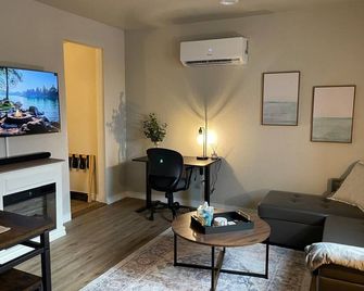 Tiny Excursion Cabin 4 - Huron Hideaway - Harrison - Living room