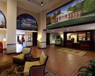 Hampton Inn & Suites Charlottesville-At The University - Charlottesville - Lobby