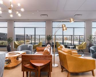 Uptown 1BR w Gym Rooftop Pool 2 blocks to L CHI-383 - Chicago - Lounge