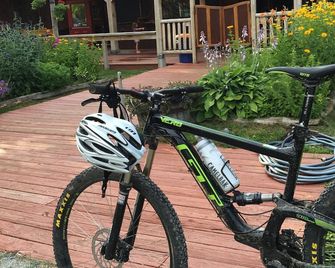 Ski In Ski Out Family Friendly Sugarloaf Condo @ Snubber Trail Mid Station on Mt - Carrabassett Valley - Building