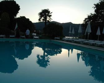 Conca Azzurra Wellness & Beauty Hotel - Ranco - Bazén