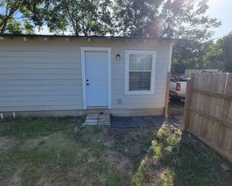 3 mins to All Things Waco: Casita - Waco