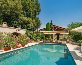 Domaine Les Roullets - Oppede - Pool