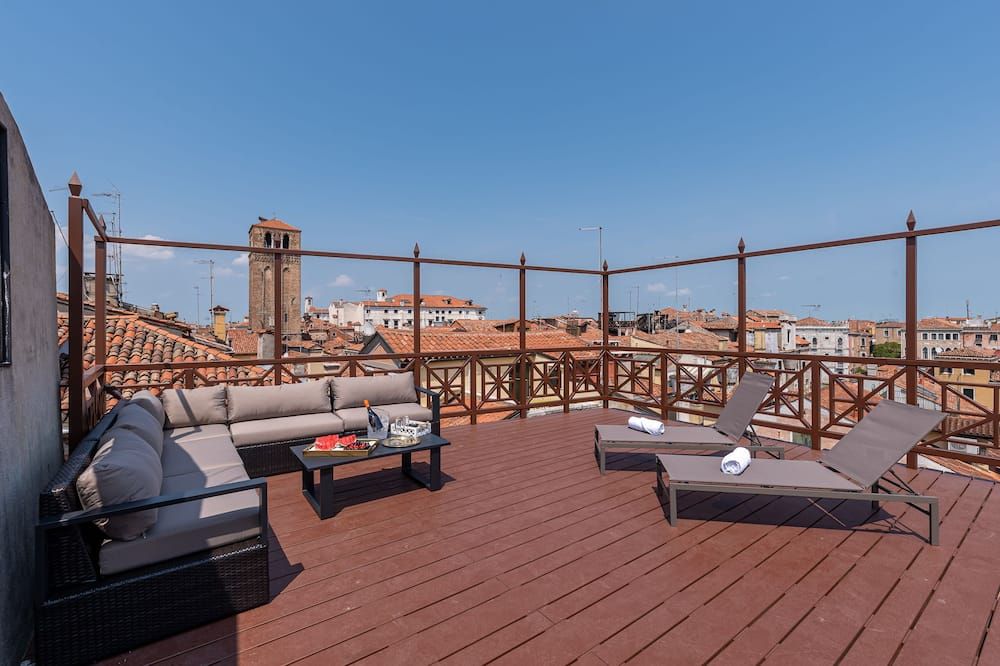 لا فينيسترا سولي بيكاري - البندقية - شرفة