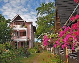 Secret Cabins at Firefly Beach - Negril - Outdoors view