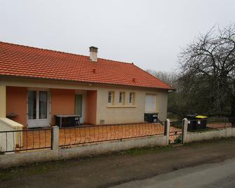 Country house near Thouet 8 people maximum - Thouars - Building