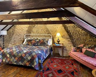 Inn at Lincoln Square - Gettysburg - Bedroom