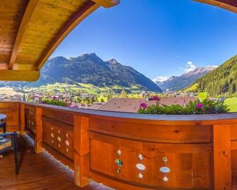 Haus Sonnenseit'n - Neustift im Stubaital - Balcón