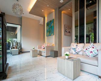 Patong Bay Residence - Patong - Vardagsrum