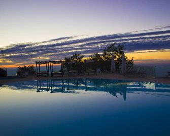 Luna Hotel dos Carqueijais - Covilhã - Басейн