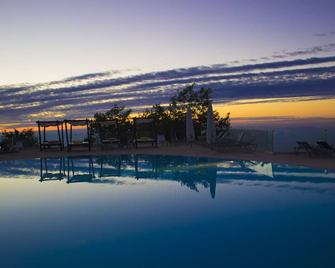 Luna Hotel dos Carqueijais - Serra da Estrela - Covilhã - Piscina