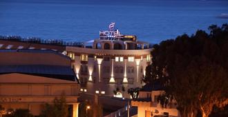 E' Hotel - Reggio Calabria - Building