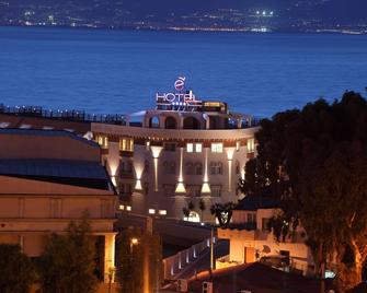 E' Hotel - Reggio Calabria - Building