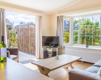 Comfortable Holiday Home With a Garden, Near the Sea - Noordwijk - Wohnzimmer