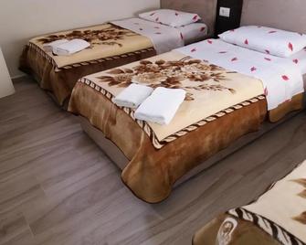 Hotel Erandi - Qerek - Habitación