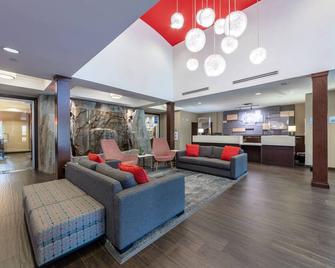Holiday Inn Express & Suites Riverport Richmond - Richmond - Lobby