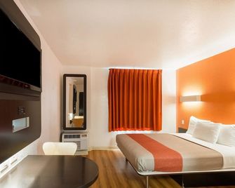 Motel 6 Dallas Fort Worth Airport North - Irving - Schlafzimmer