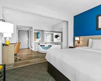 Comfort Inn & Suites Grand Blanc/Flint - Grand Blanc - Slaapkamer