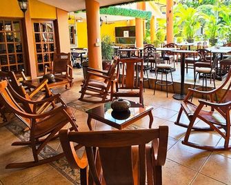 Hotel Los Pinos - Managua