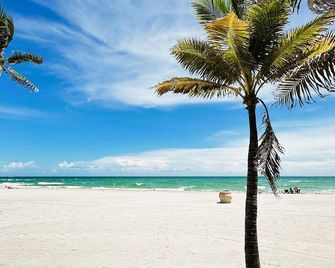 Hollywood Sunrise - הוליווד - חוף